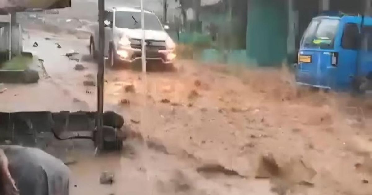 Material Proyek Sumbat Drainase Picu Banjir di Tamansari Bogor