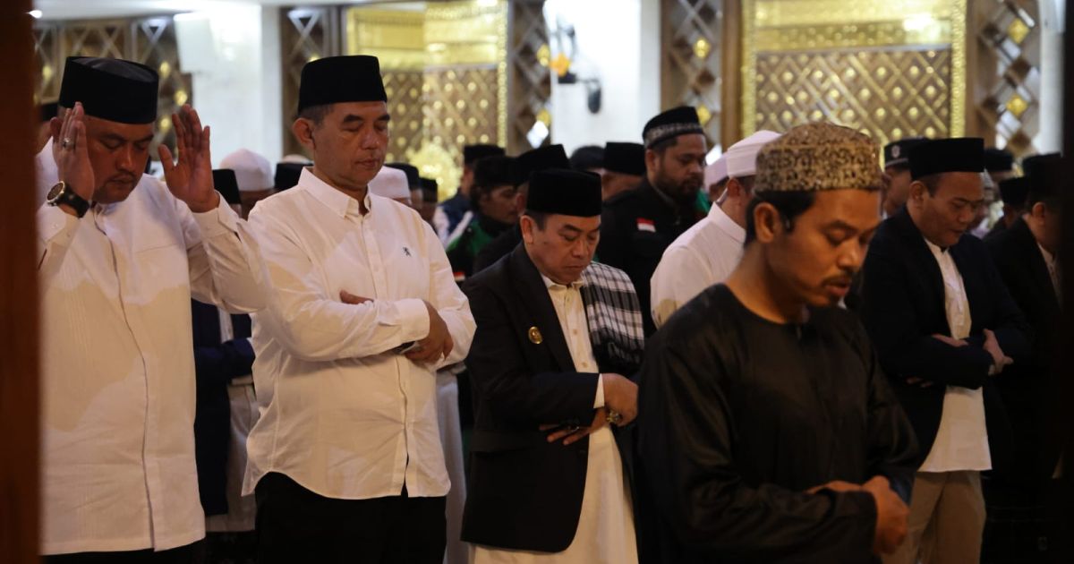 Bupati Bogor Rudy Susmanto I’tikaf dan Tahajud Berjamaah Bersama Warga