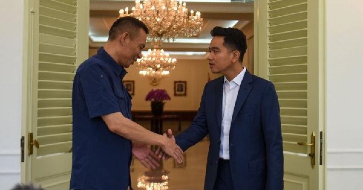 Raja Juli Antoni Puji Sikap Rismon Sianipar Akui Keaslian Ijazah Jokowi