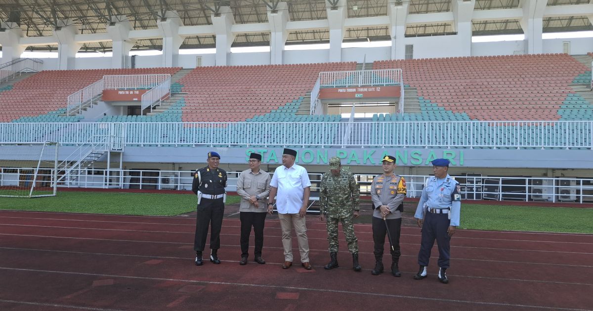 Shalat Ied di Stadion Pakansari, Ketua DPRD Sastra Winara Ajak Warga Rayakan Kemenangan Bersama
