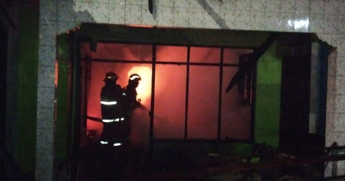 HP Meledak Saat Dicas, Rumah Warga di Gunung Sindur Hangus Terbakar