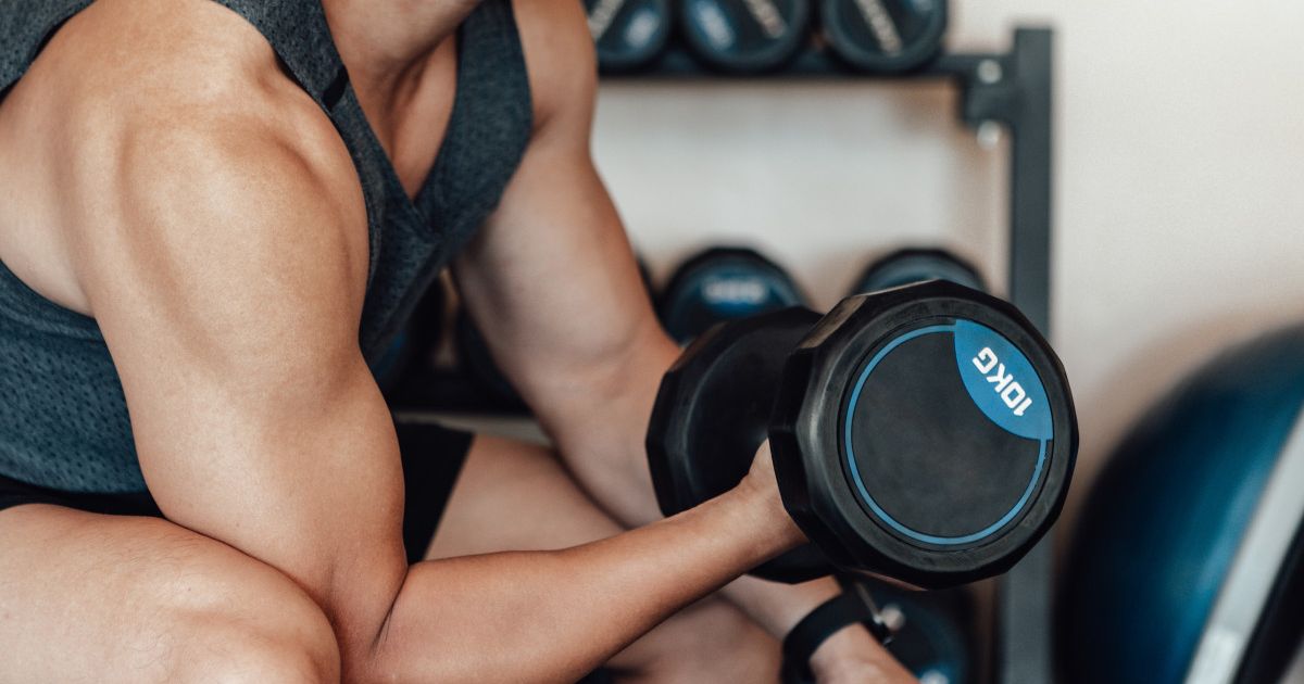 Kardio vs Angkat Beban saat Ramadan: Mana yang Lebih Baik untuk Kebugaran?