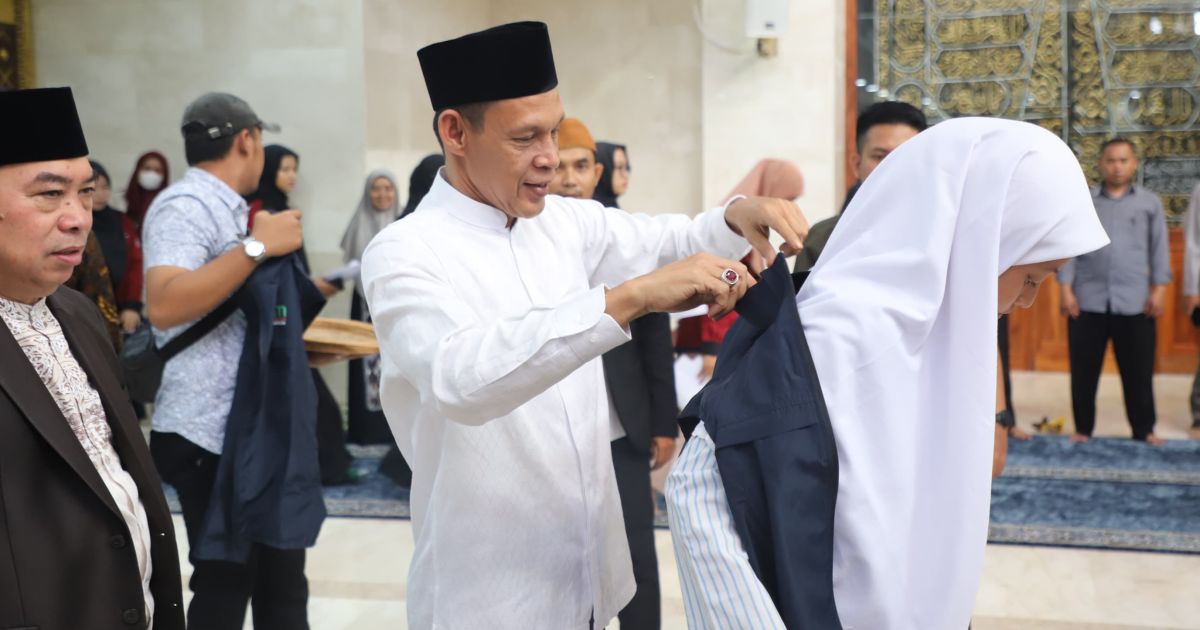 Santri Bogor Berangkat ke Gontor, Wakil Bupati : Bekal Ilmu Lebih Berharga dari Harta