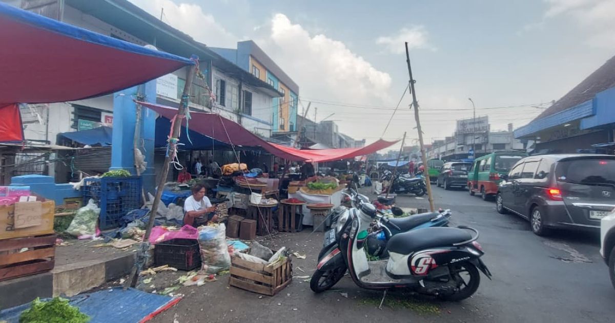 PKL di Kawasan Jalan MA Salmun, Kecamatan Bogor Tengah, Kota Bogor. Foto : bogorplus.id