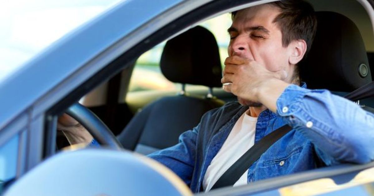 8 Cara Ampuh Menghilangkan Kantuk saat Berkendara demi Keselamatan
