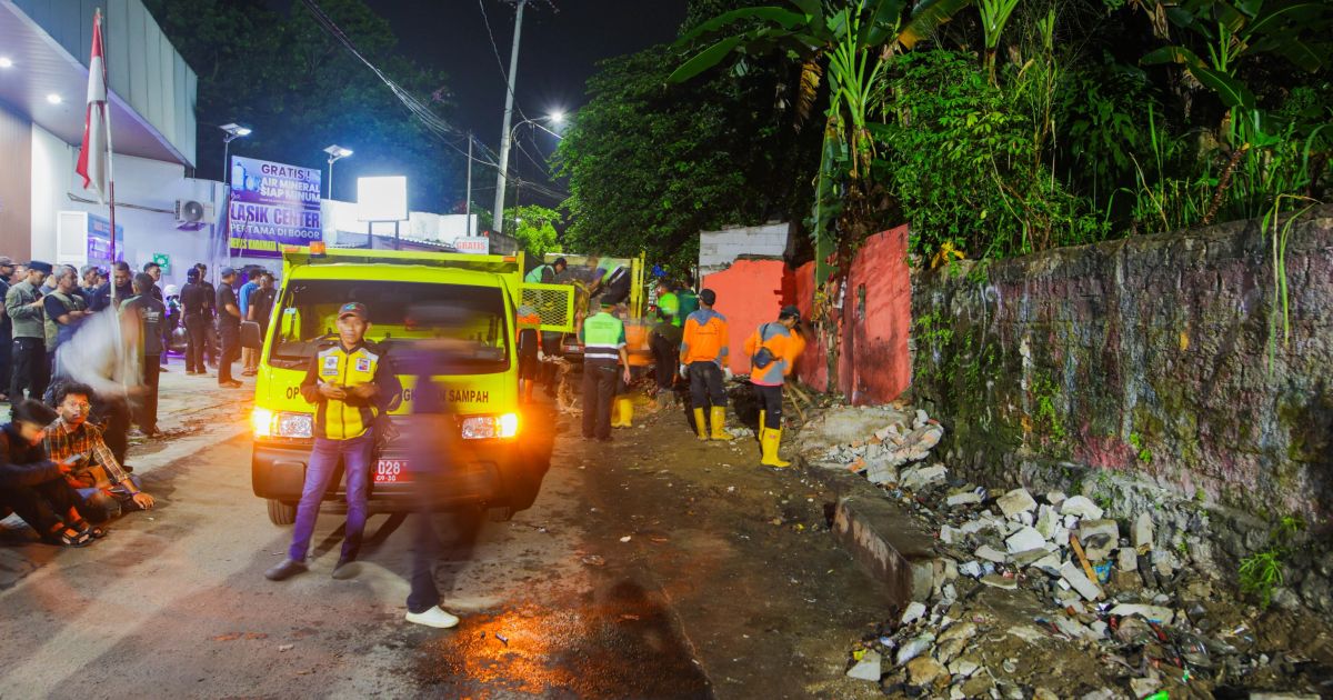 Pemkot Bogor Tertibkan 14 Bangunan Liar di Cipinang Gading