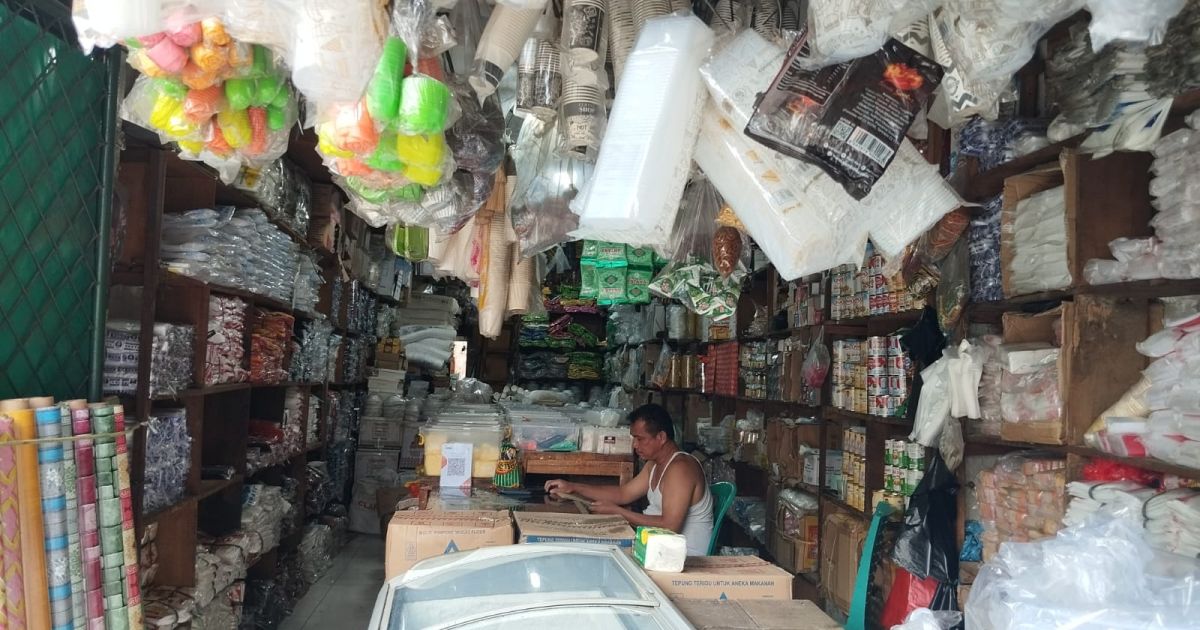 Harga Plastik di Pasar Bojonggede Naik hingga 100 Persen