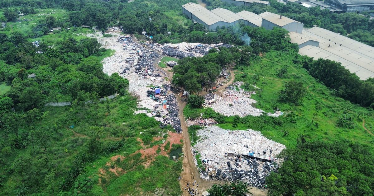 Diduga Cemari Lingkungan, DLH Kabupaten Bogor Segel TPA Ilegal di Klapanunggal