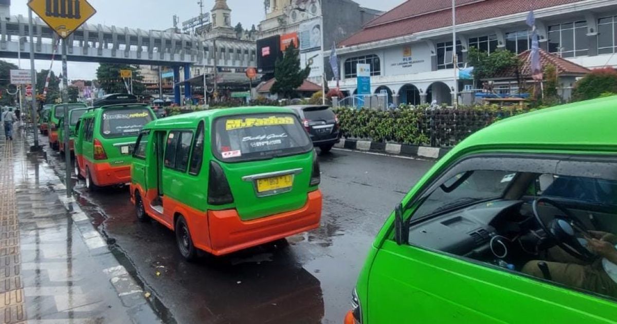 Wali Kota Bogor Desak Moratorium Angkot Kabupaten, Sebut Jadi Biang Beban Lalu Lintas Kota