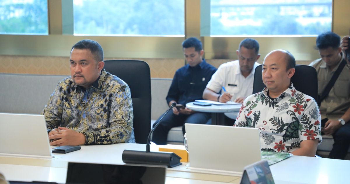 Bupati Bogor Rudy Susmanto saat mengikuti rapat PSEL. Foto : Diskominfo
