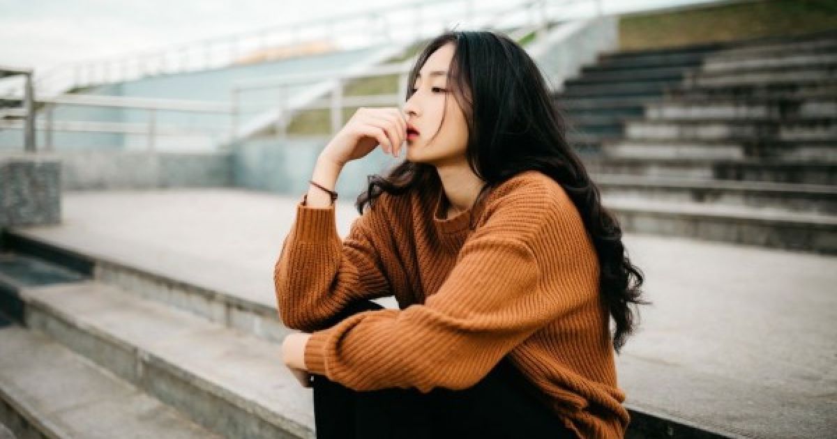 Stop Overthinking! 5 Cara Biar Gak Kepikiran Omongan Orang