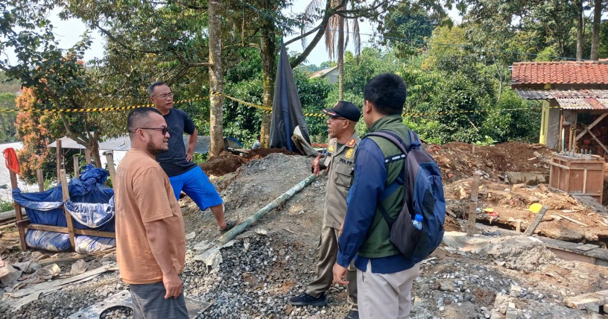 Pembangunan tower di Cijeruk, Kabupaten Bogor. Foto : Diskominfo