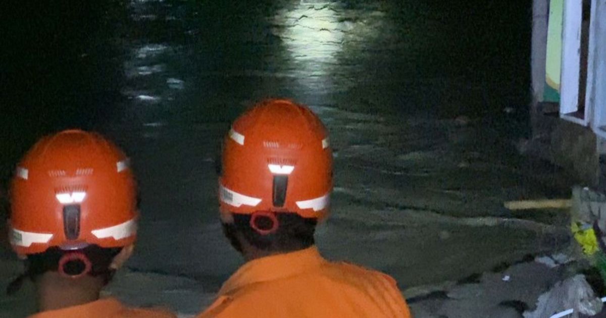 Banjir Tengah Malam Rendam Ponpes di Jonggol, Puluhan Santri Dievakuasi