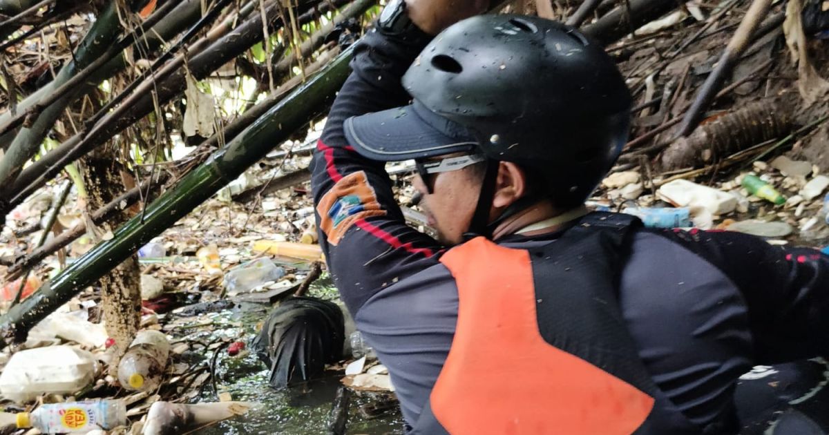 Empat Hari Pencarian, Bocah 6 Tahun yang Hanyut di Ciliwung Akhirnya Ditemukan
