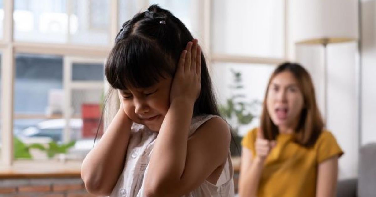 Dampak Pola Asuh Terlalu Keras pada Anak dan Cara Mengatasinya