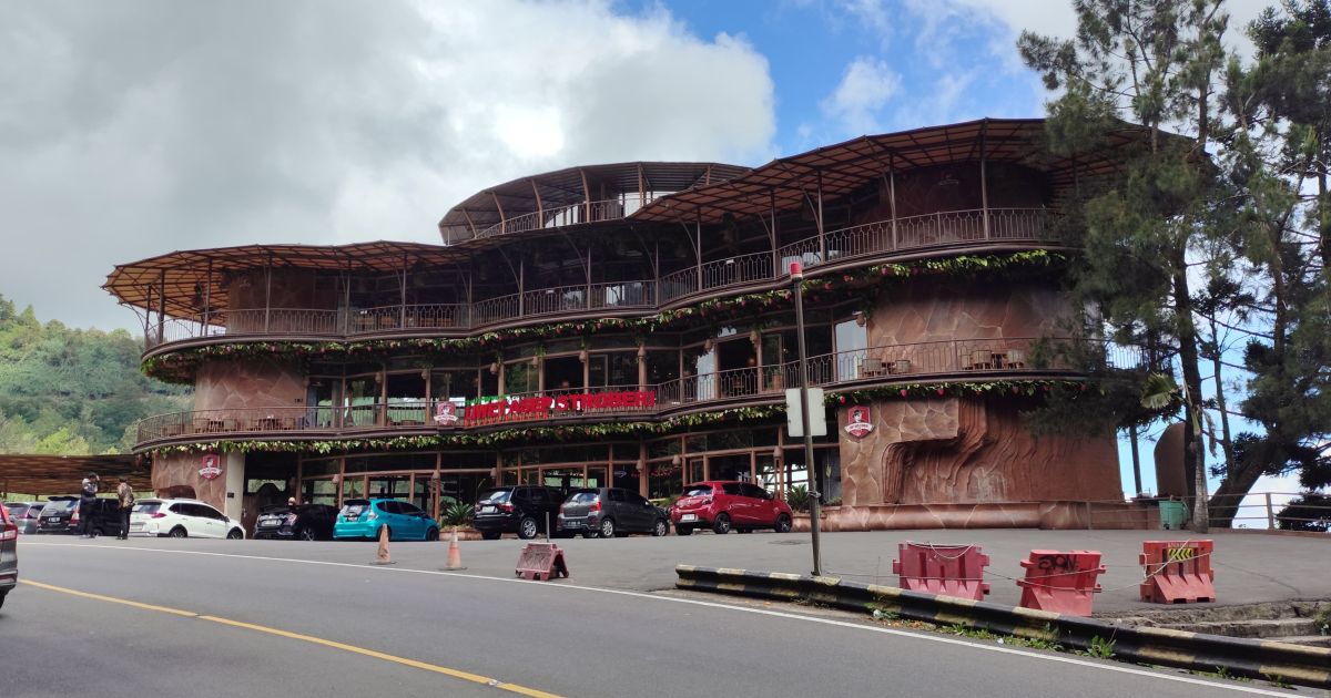 Masih Berdiri Kokoh, Pedagang di Puncak Minta KDM Bongkar Restoran Asep Stoberi