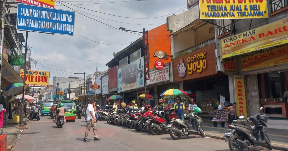 Dishub Kota Bogor Pasang Rambu Baru untuk Evaluasi Uji Coba Parkir Kanan di Suryakencana