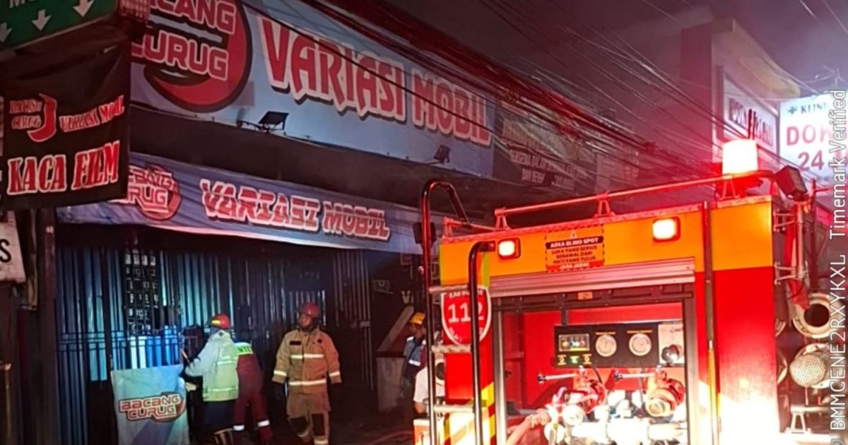 Bengkel Variasi Mobil di Cibinong Terbakar, Sumber Api Diduga dari Konsleting Listrik