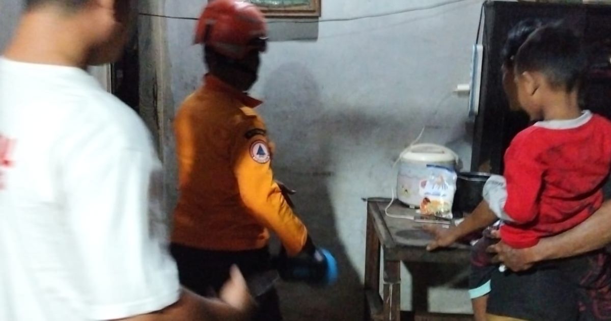 Kali Cinyompok Meluap, Banjir Setinggi 1 Meter Genangi Permukiman di Tenjo