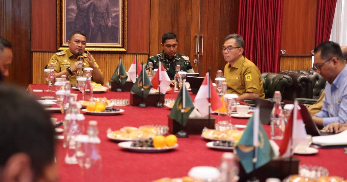 Pemkab Bogor Kolaborasi dengan TNI AD Produksi Solar dari Sampah Plastik