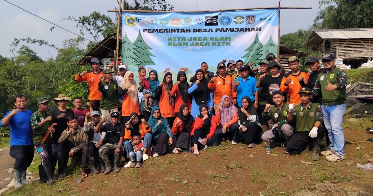 Jaga Alam, Pemdes Pamijahan Ajak Warga dan Santri Hijaukan DAS