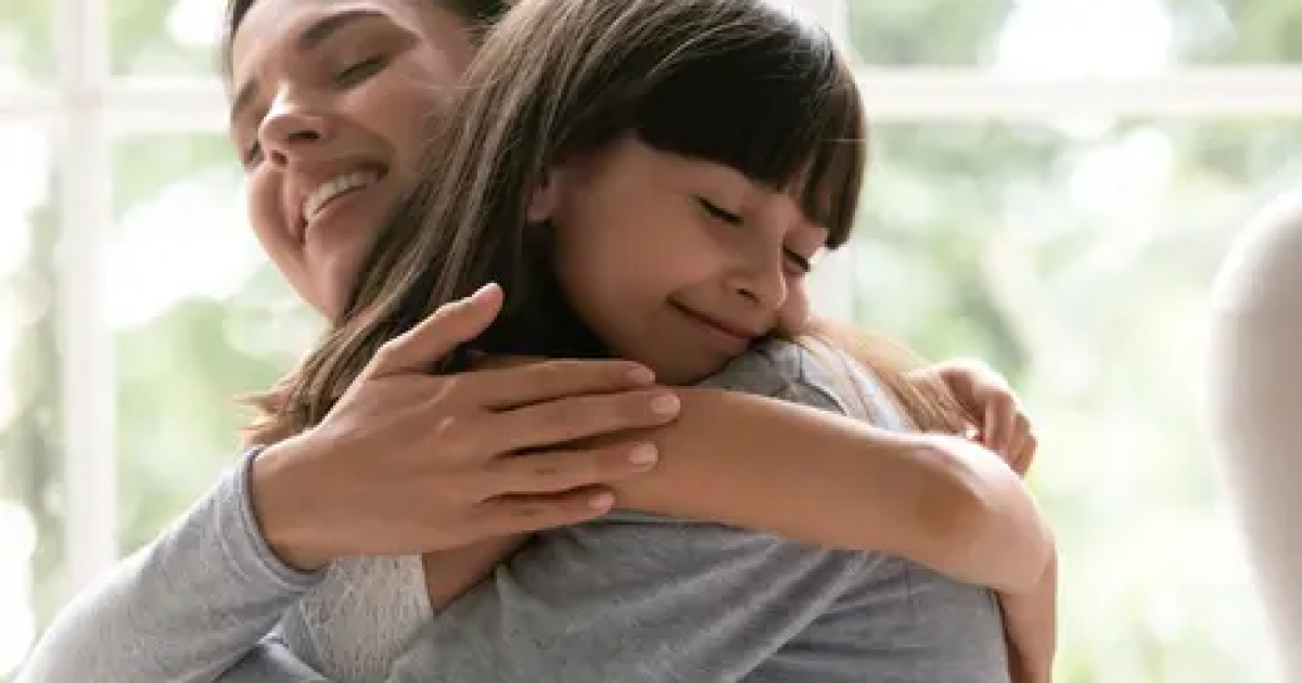 7 Cara Mengajari Anak Mencintai Diri Sendiri demi Membangun Kepercayaan Diri