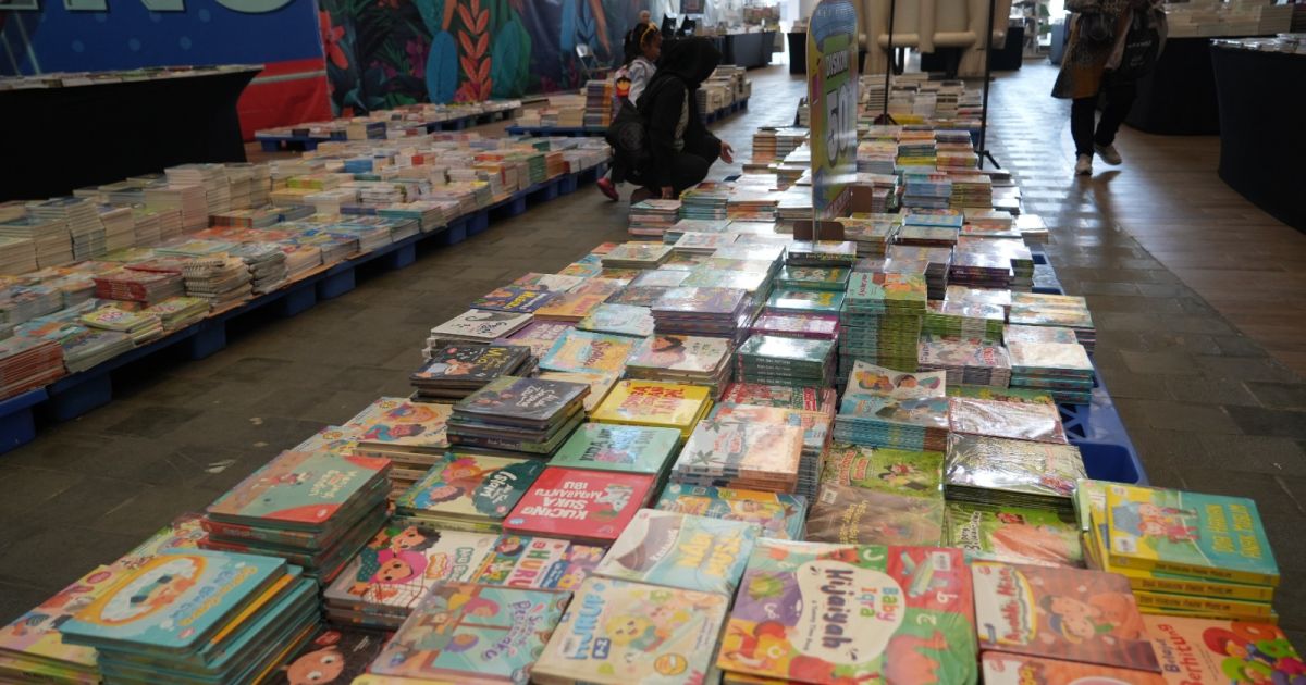 Pemkab Bogor Ajak Warga Dekat dengan Buku Lewat Out of The Boox 2026