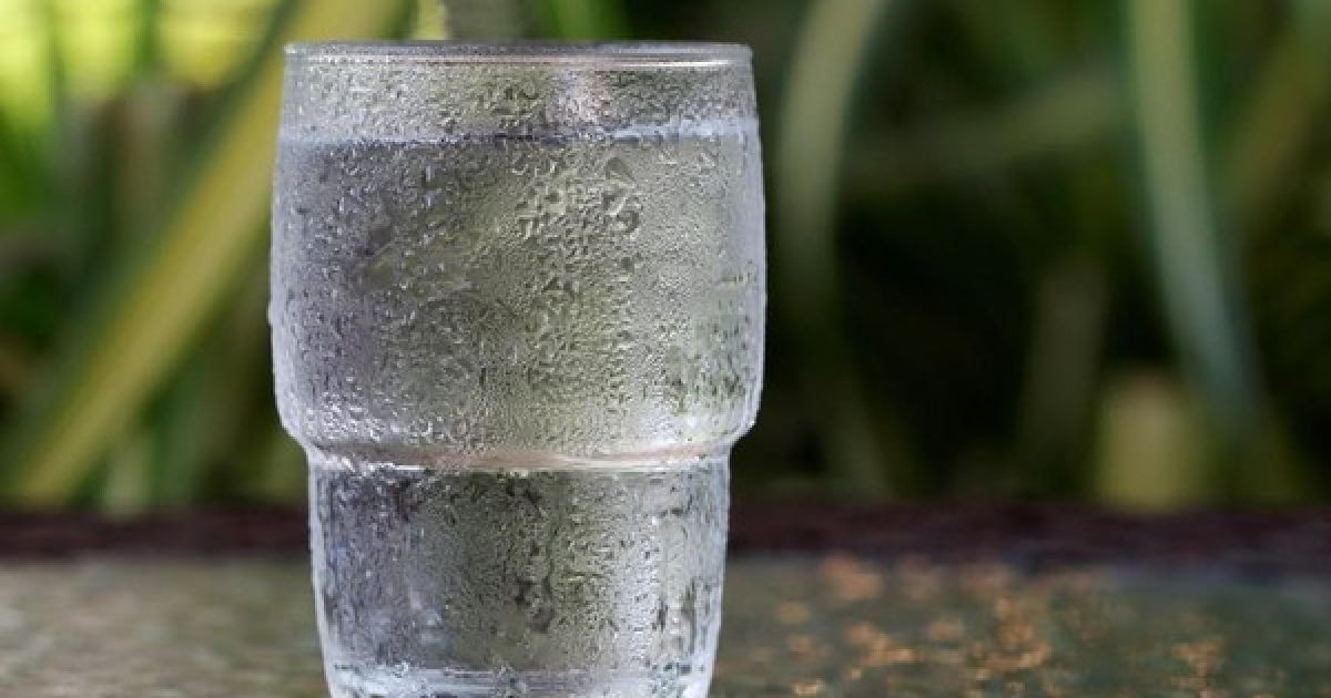Mitos atau Fakta: Minum Air Dingin Efektif Membakar Kalori Tubuh?