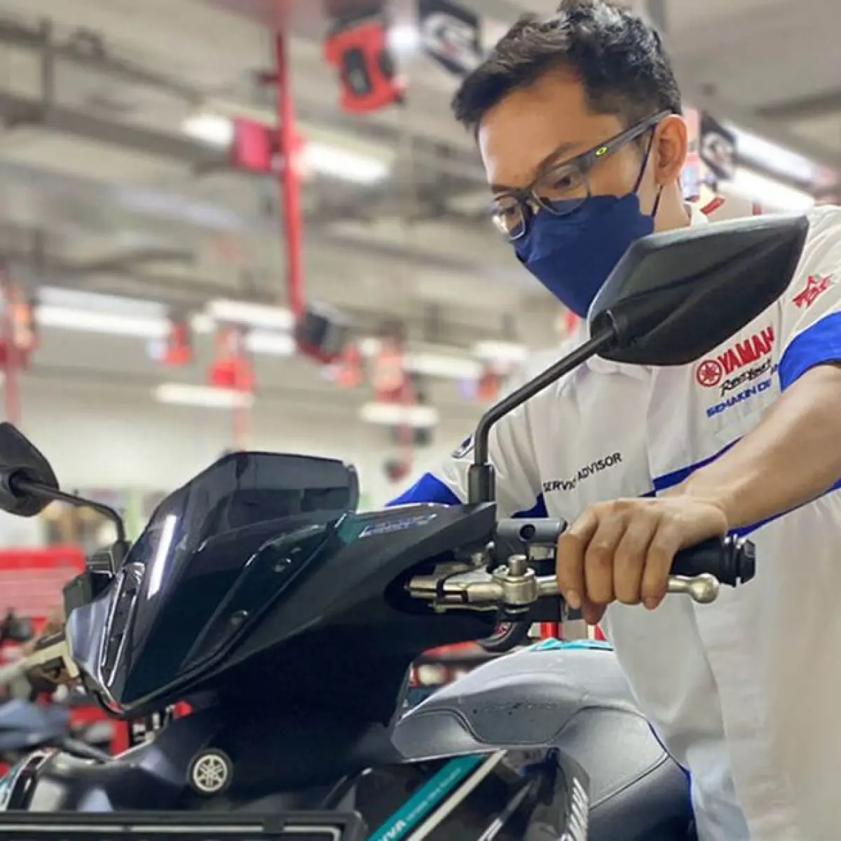 Adu Harga Skutik Premium: Cek Update Terkini Honda PCX 160 dan Yamaha NMAX Jelang Pertengahan Tahun 2026
