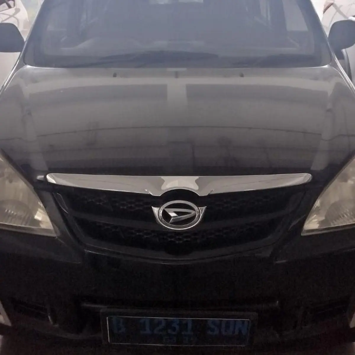 Daihatsu Xenia 2009 Kondisi Rusak Berat Dilelang Kementerian PUPR, Harga Awal Rp 34 Juta