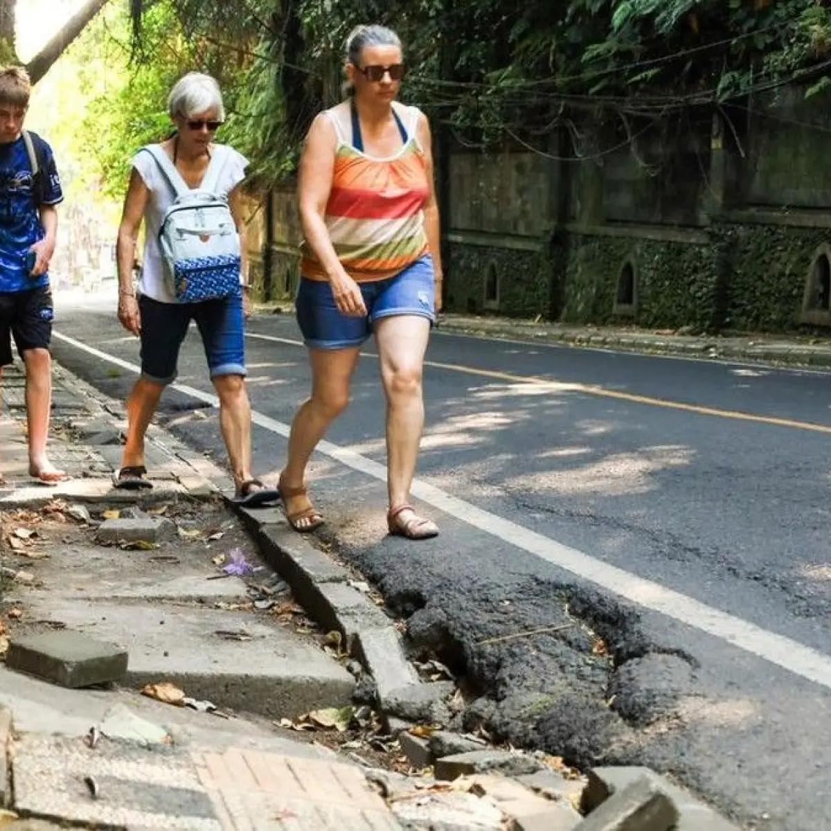 Trotoar Campuhan Ubud Rusak Parah, Pemkab Gianyar Siapkan Anggaran Rp9 Miliar untuk Pembangunan Baru