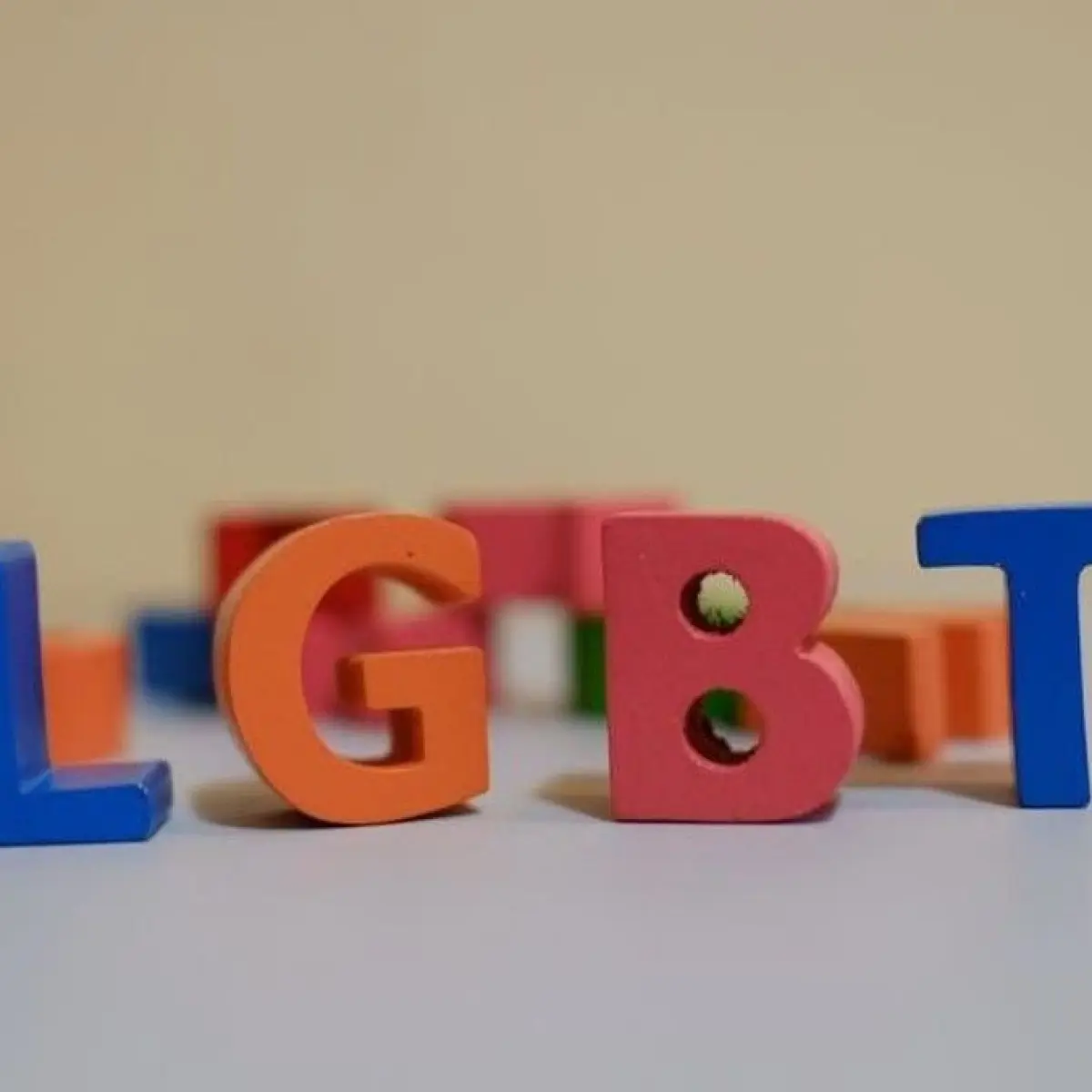 Pemkab Karawang Tindak Tegas Helen’s Night Mart Usai Dugaan Pesta Gay, Operasional Disegel Sementara