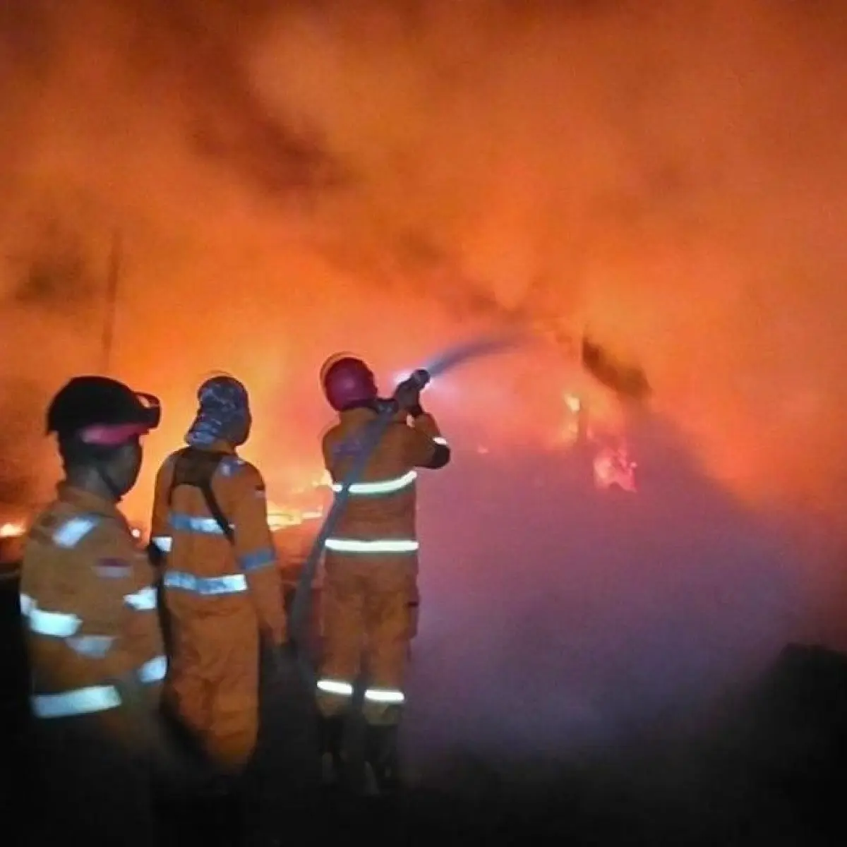 Musibah Dini Hari: Dermaga dan Lima Kapal Cepat Ludes Terbakar di Kayong Utara
