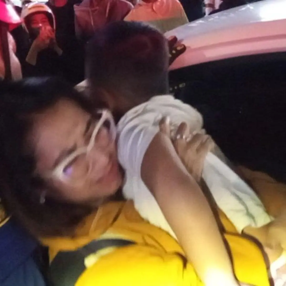 Dramatis! Dua Anak Tertidur Terjebak di Mobil Terkunci, Damkar Makassar Sigap Lakukan Penyelamatan Kilat