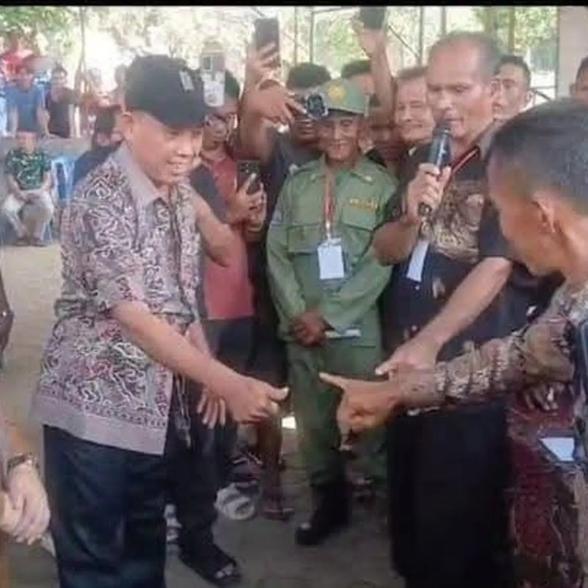 Pemilihan Ketua RT di Lubuklinggau Berakhir Seri, Pemenang Ditentukan Melalui Permainan Suit