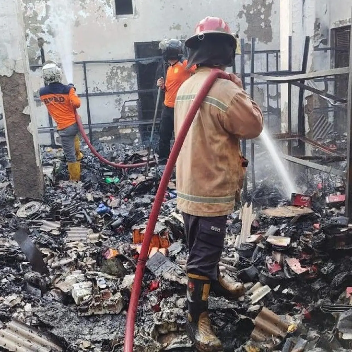 Bengkel dan Toko Sparepart di Rembang Ludes Terbakar, Diduga Akibat Korsleting Listrik