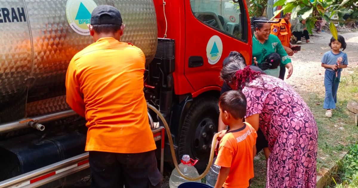 517 Warga Kabupaten Bogor Krisis Air Bersih Akibat Kekeringan, BPBD Salurkan Bantuan