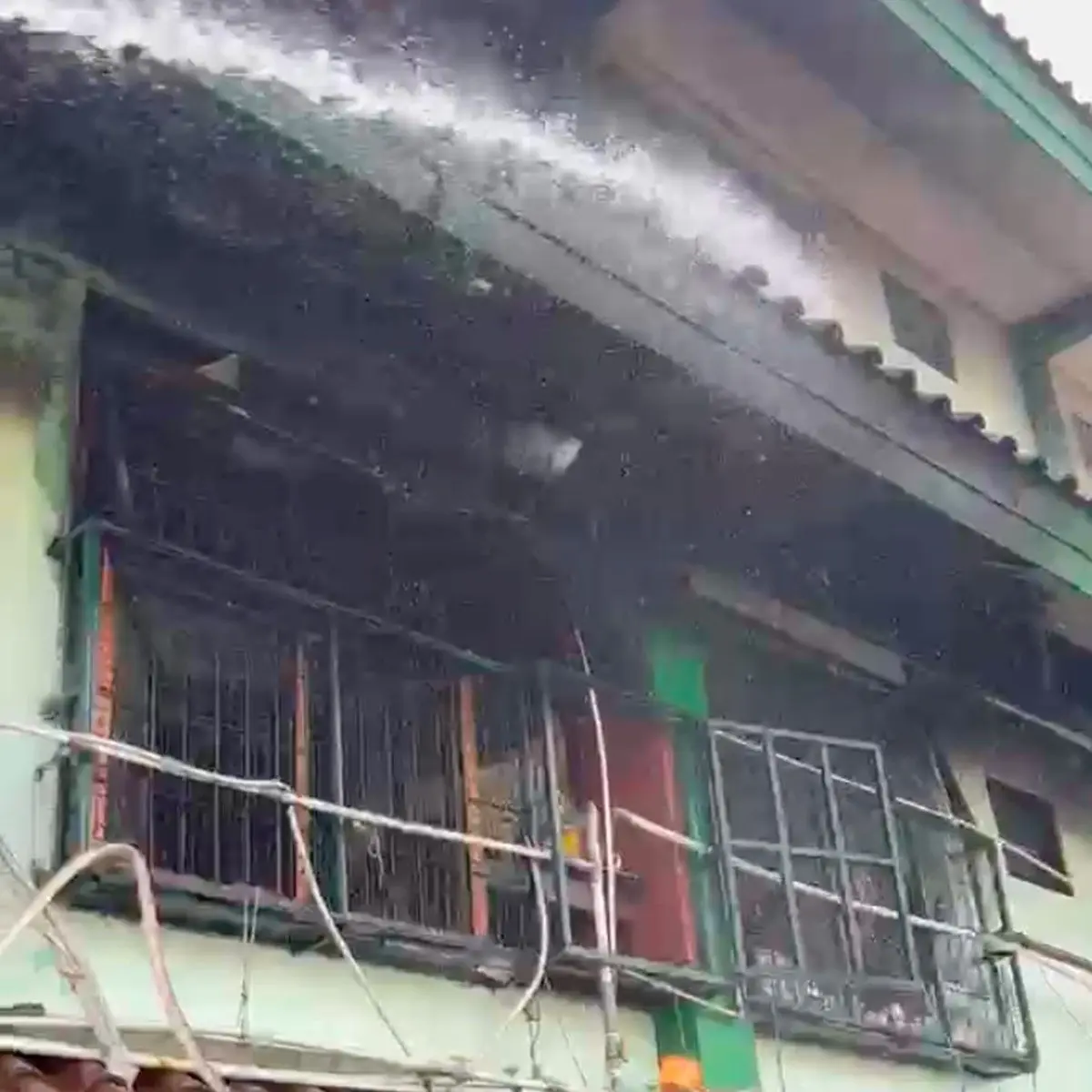 Dapur MTs di Cakung Ludes Terbakar Diduga Akibat Korsleting Listrik
