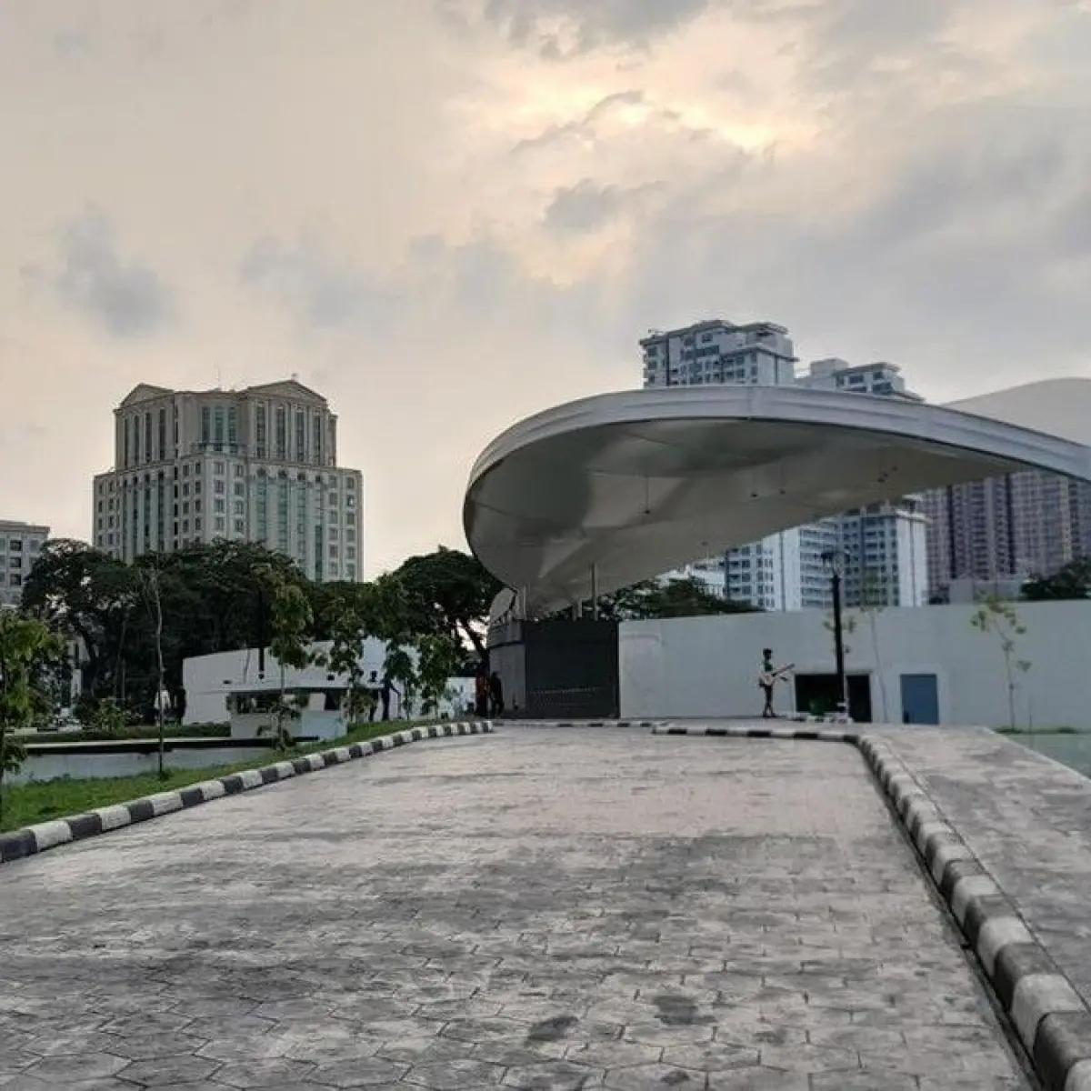 Trek Lari Lapangan Merdeka Medan Tak Kunjung Buka, Warga Keluhkan Fasilitas Publik Terabaikan