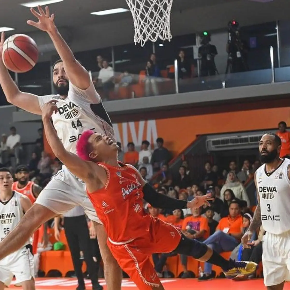 Kontroversi Keputusan Wasit Asing di Puncak Drama Playoffs IBL 2026: Evaluasi Kinerja dan Dampak Investasi