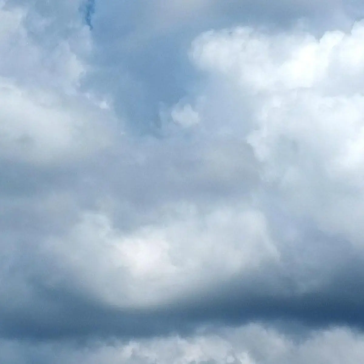 Langit Cirebon Diprediksi Selimut Awan pada Jumat, 12 Juni 2026: Simak Detail Suhu dan Kelembapan BMKG