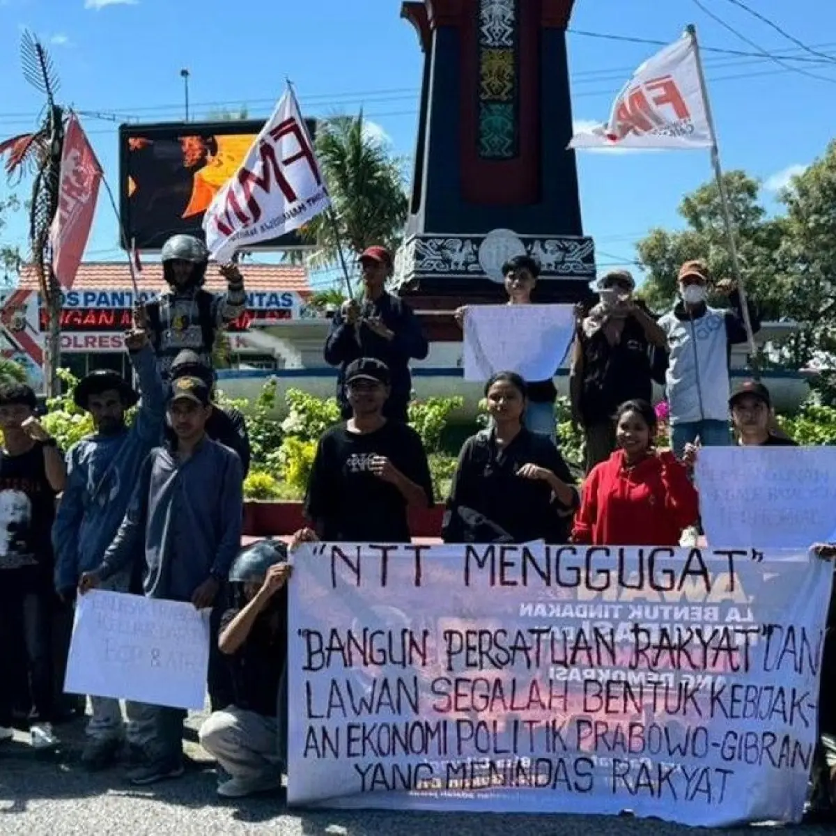 Sorotan Kritis Aliansi NTT Gugat Kebijakan Pemerintahan Pusat di Depan Gedung DPRD Kupang