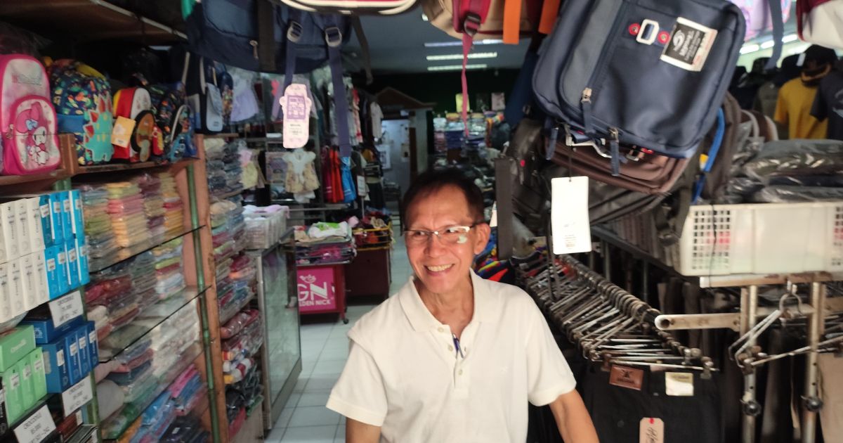 Daya Beli Melemah, Pedagang di Pasar Cibinong Alami Penurunan Omzet 50 Persen