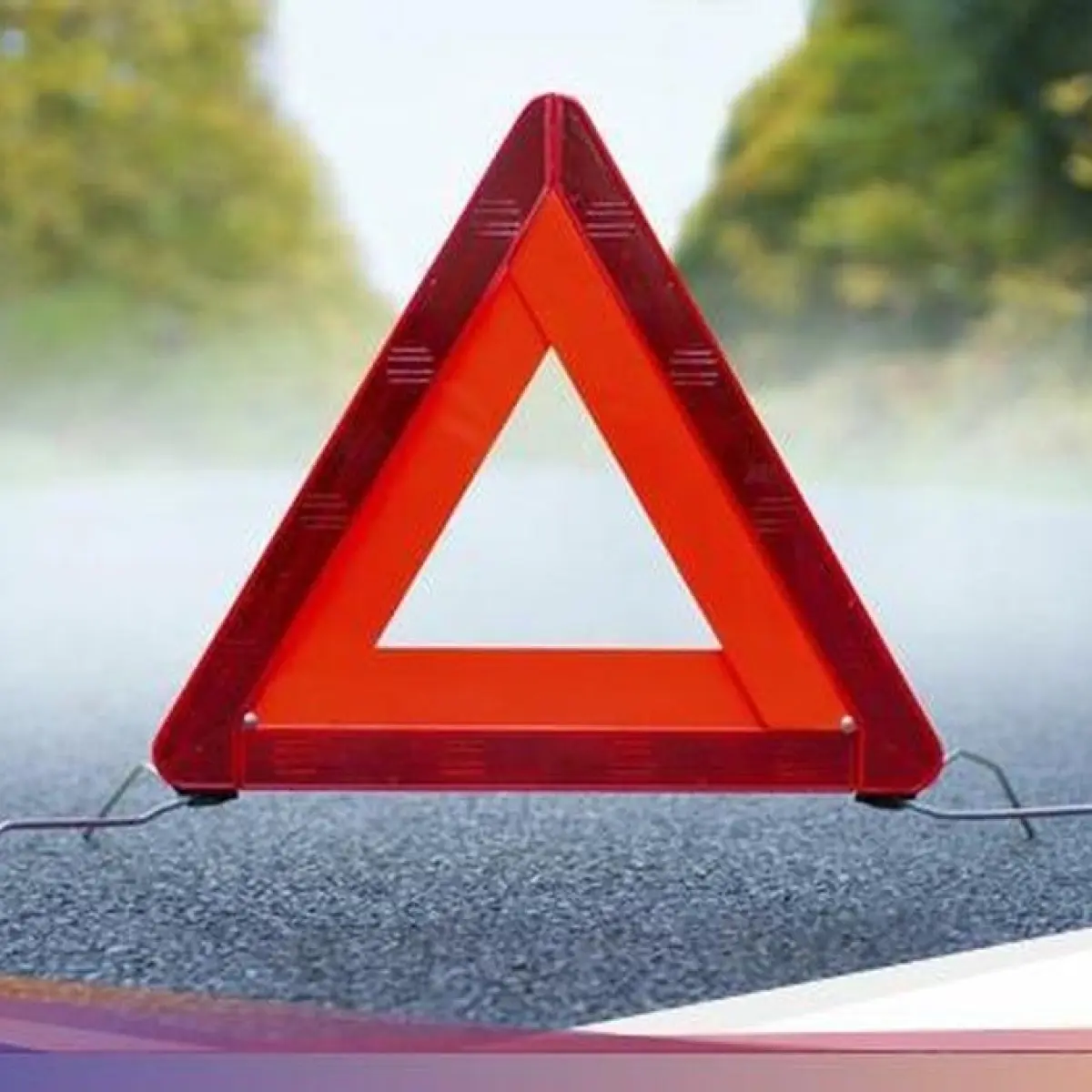 Flyover Kranji Bekasi Lumpuh Total Akibat Truk Kontainer Terguling Malam Hari