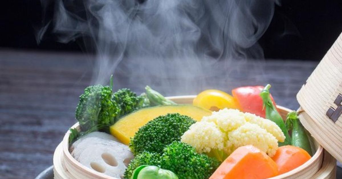 Rebus vs Kukus: Mana Metode Memasak yang Lebih Sehat untuk Menjaga Nutrisi Makanan?