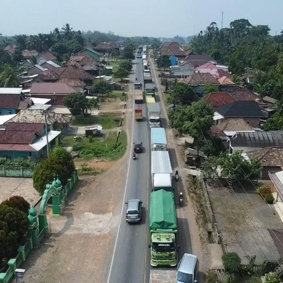 Keluhan Warga Banyuasin Mengemuka: Truk ODOL Jadi Biang Kerok Kemacetan Jalintim Sumatera