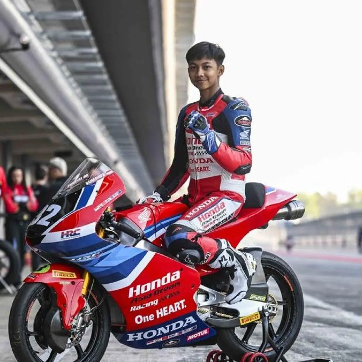 Kiandra Ramadhipa Ukir Sejarah, Kibarkan Merah Putih dalam Kemenangan Perdana Moto3 Junior Portugal