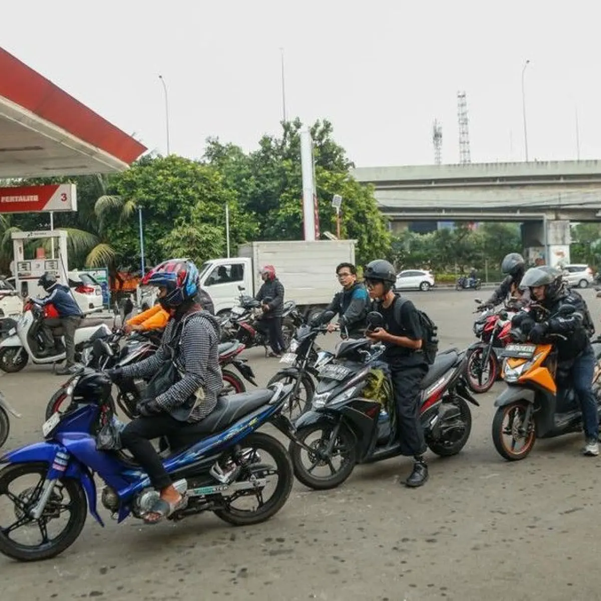 Analisis Dampak Kenaikan Harga Pertamax: Prediksi Migrasi Massal Konsumen ke Pertalite