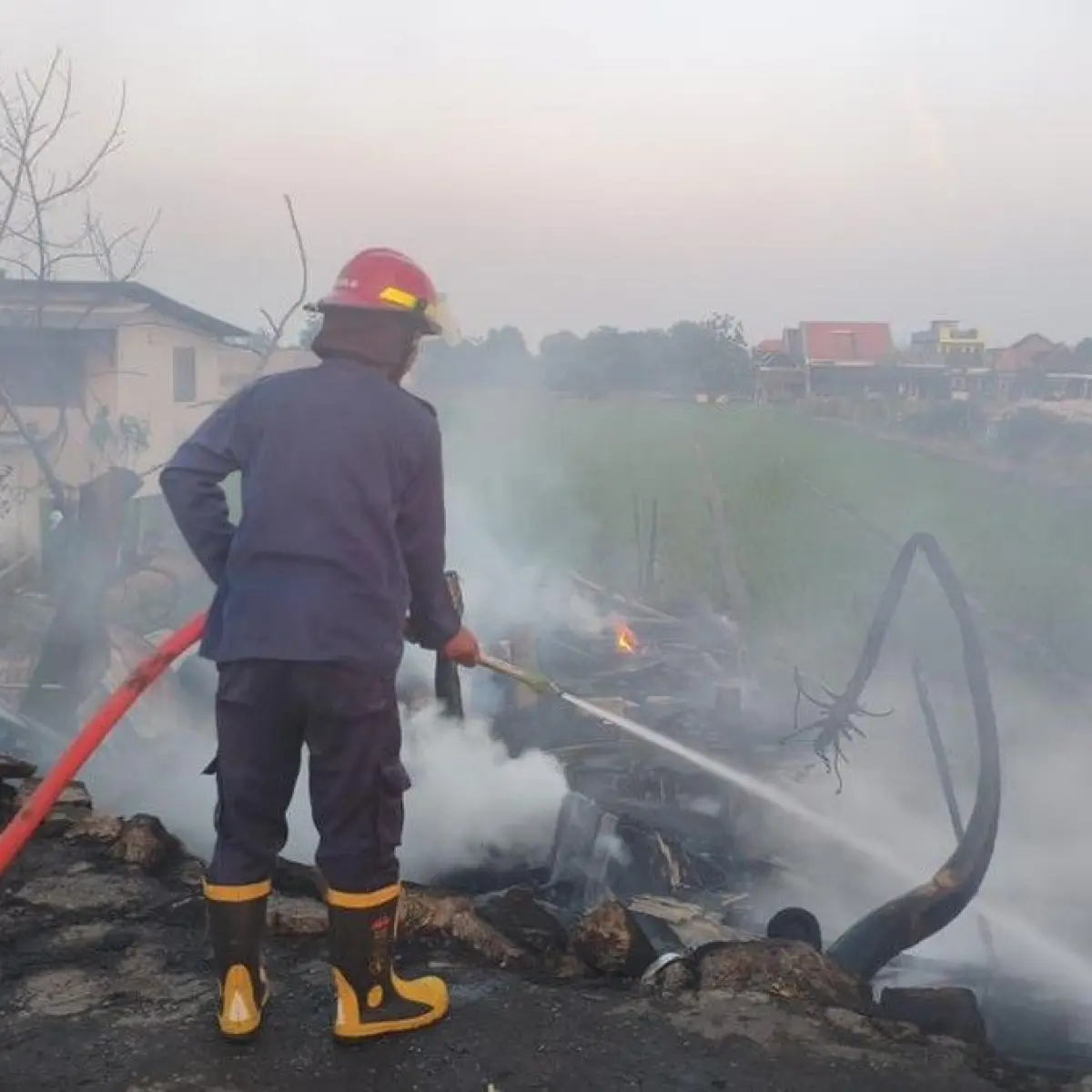 Kios Tambal Ban di Arteri Porong Sidoarjo Ludes Terbakar, Kerugian Capai Ratusan Juta