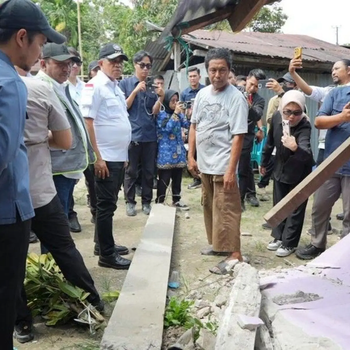 Krisis Air Bersih Mendesak di Sigi Pasca-Gempa, Gubernur Sulteng Fokus Distribusi Logistik dan Sumur Darurat